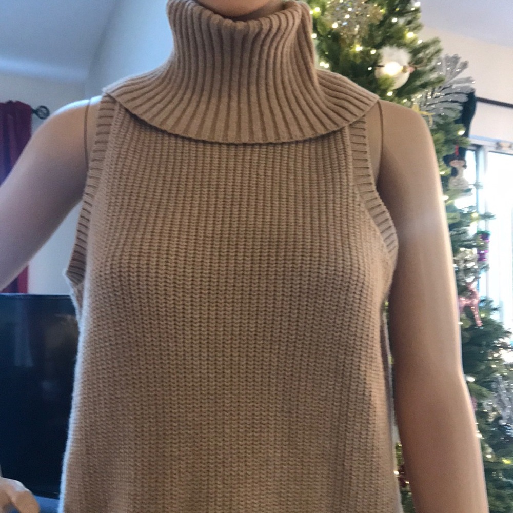 COPY - Banana Republic Cute winter top
